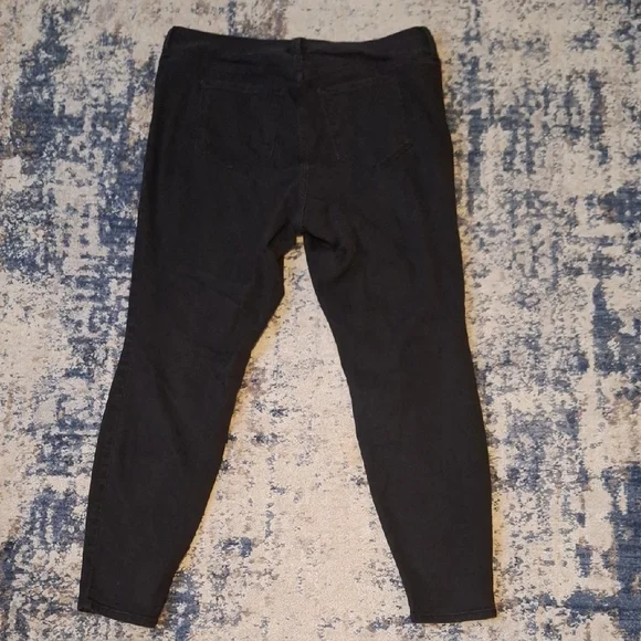 Old Navy Women’s Super Skinny Jeans – Size 16 Plus, Black Mid-Rise - Picture 5 of 6